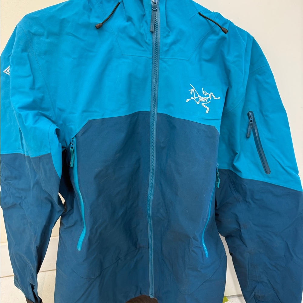 Arc'teryx Sabre Goretex Two-Tone Blue Jacket sz Small used only four days